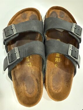 Classic Women’s Double Buckle Birkenstocks - Used - Size 36 - Arizona